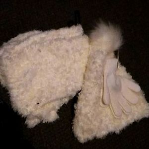 I'm selling a hat a pair of gloves and a scarf